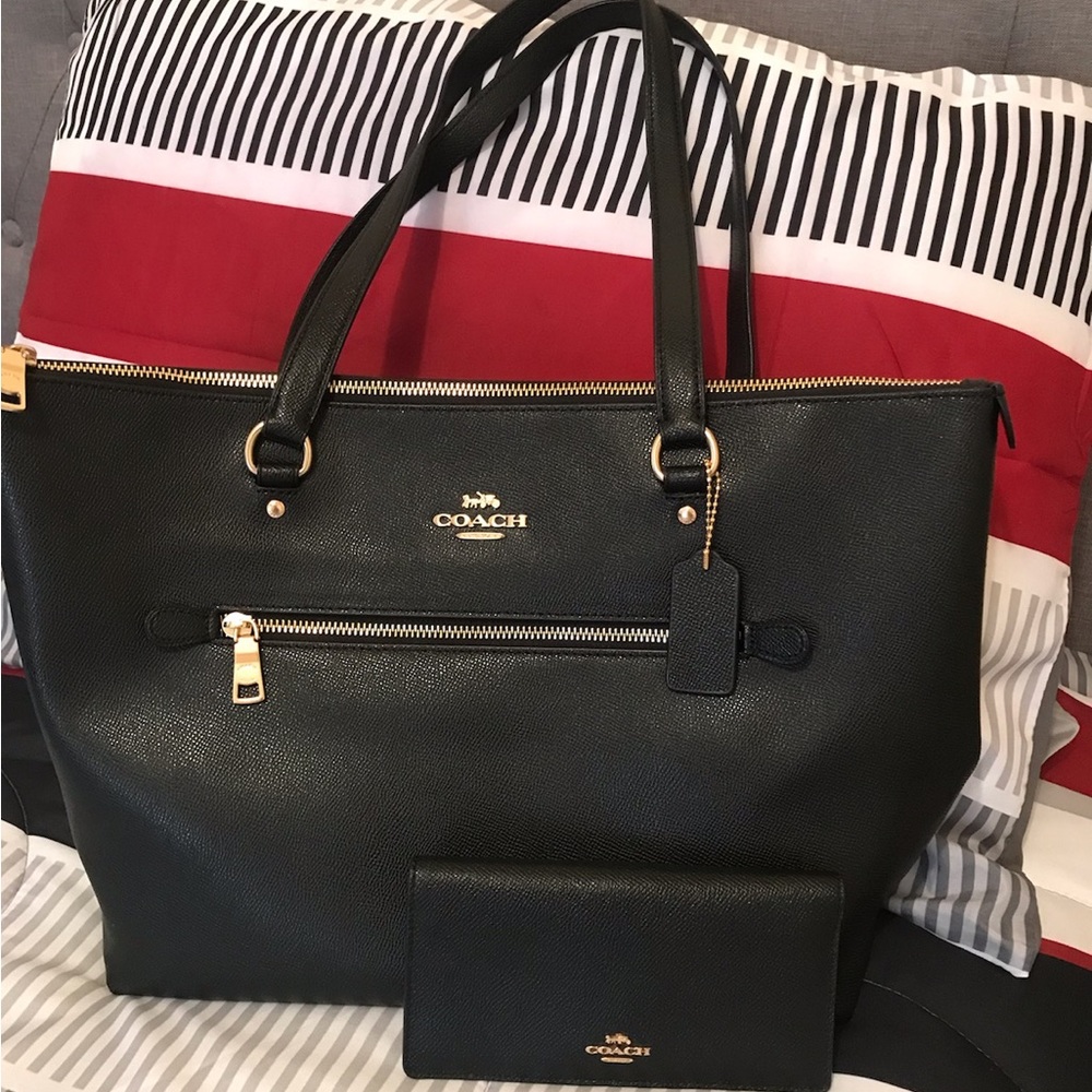 Like new coach bag and wallet